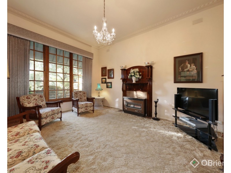 4 Clapham Road, Hughesdale VIC 3166