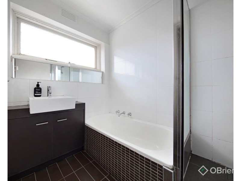 4/27 Ross Street, Huntingdale VIC 3166