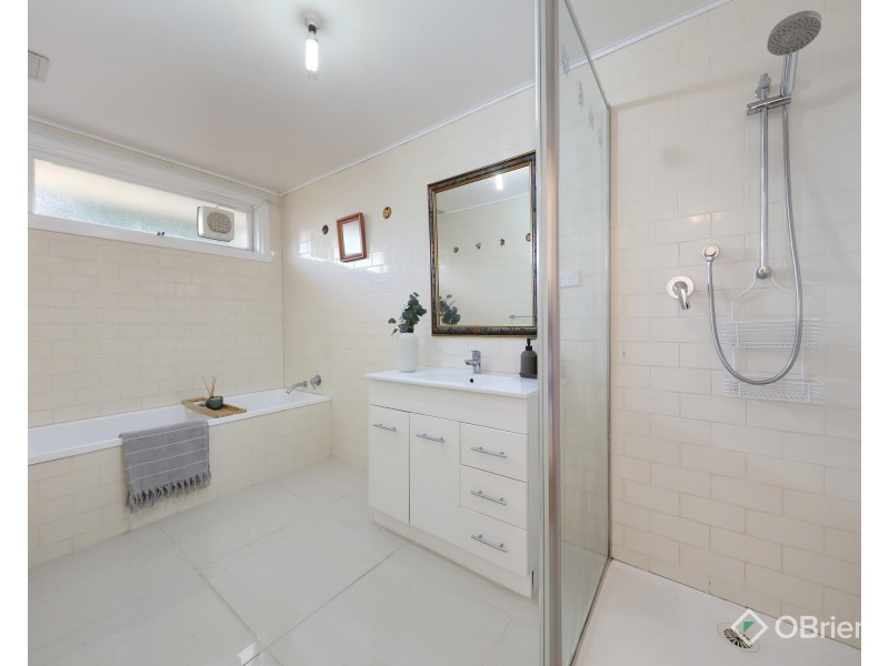 4 Cronin Court, Cheltenham VIC 3192