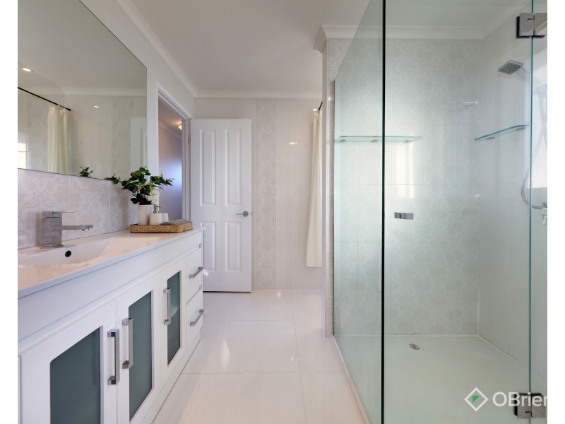 4 Cronin Court, Cheltenham VIC 3192