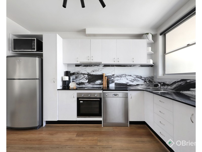 11/82-86 Atherton Road, Oakleigh VIC 3166