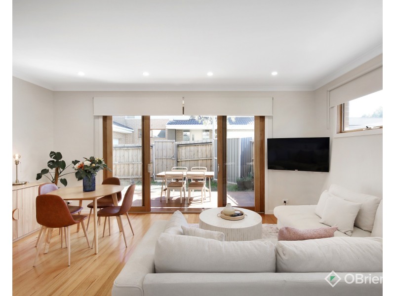 2/7 Claudel Street, Oakleigh East VIC 3166