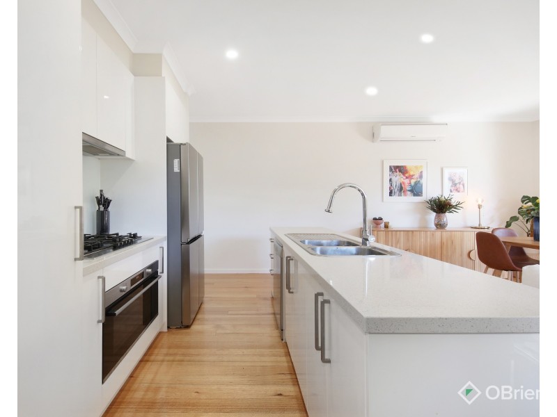 2/7 Claudel Street, Oakleigh East VIC 3166