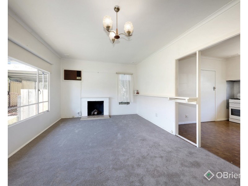 8 Gooyong Avenue, Chadstone VIC 3148