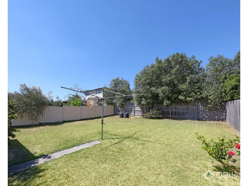 8 Gooyong Avenue, Chadstone VIC 3148