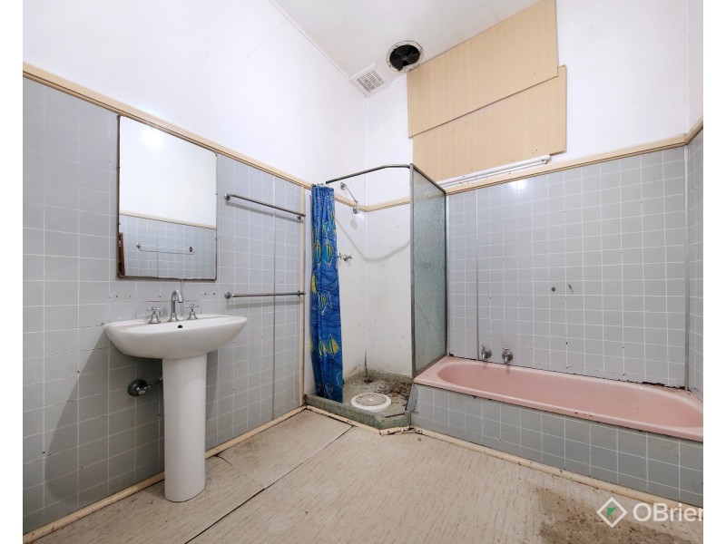 2 The Avenue, Oakleigh VIC 3166