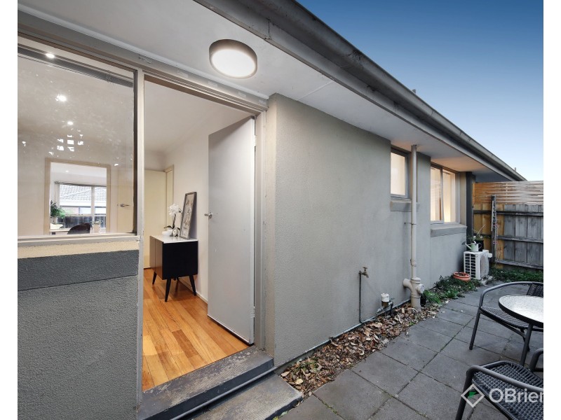 2/1 Leroux Street, Oakleigh VIC 3166