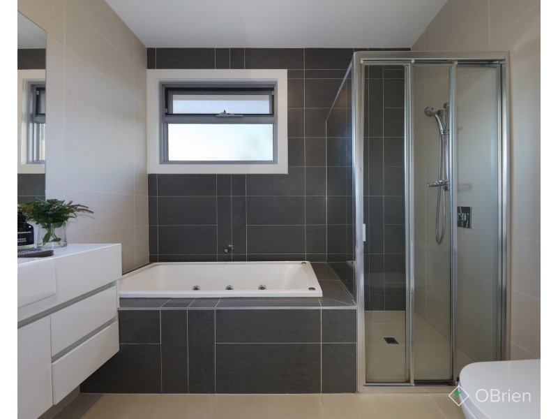 21 Glenora Street, Chadstone VIC 3148