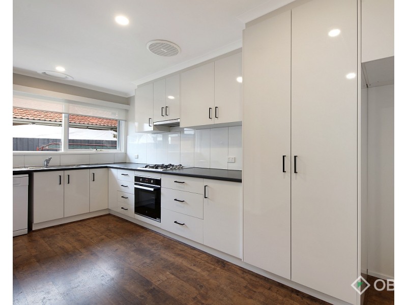 4/18 Golf Links Avenue, Oakleigh VIC 3166