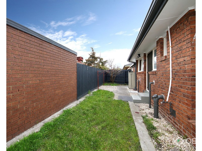 4/18 Golf Links Avenue, Oakleigh VIC 3166