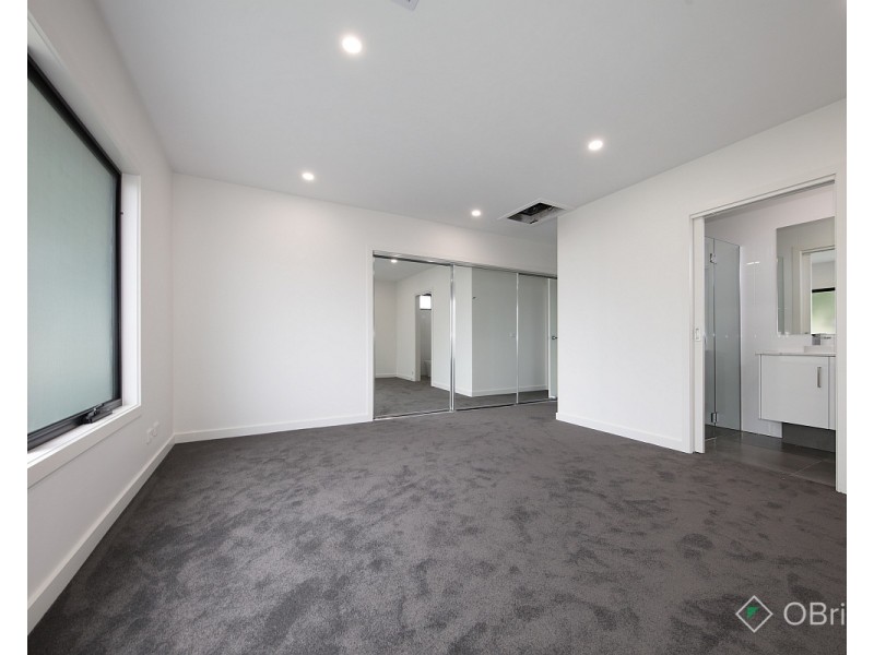 2/169 Power Avenue, Chadstone VIC 3148