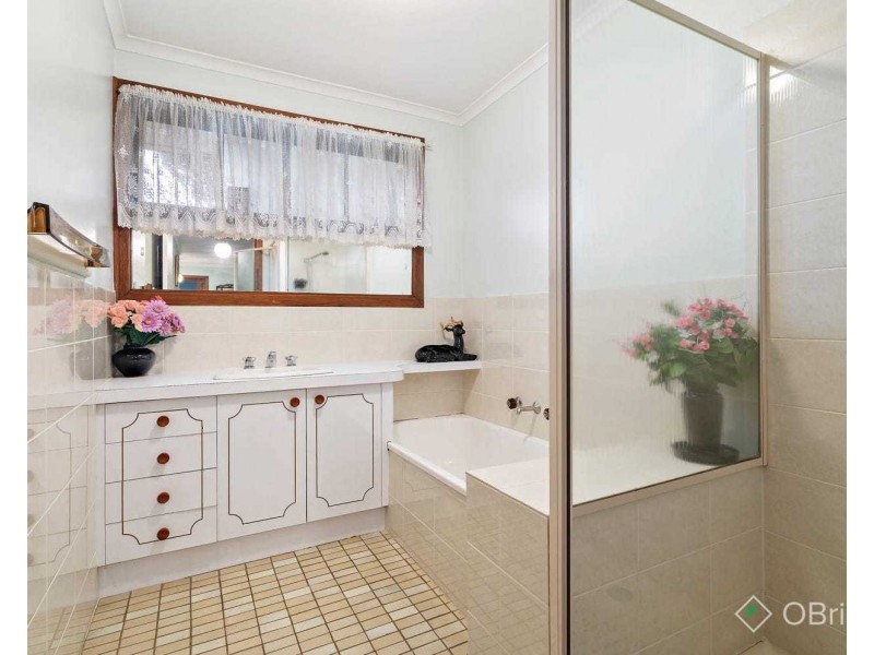 2 Louisa Court, Oakleigh South VIC 3167