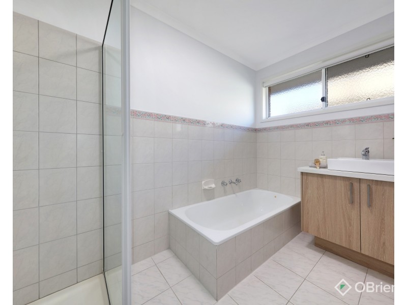 2/20 Valley Street, Oakleigh South VIC 3167