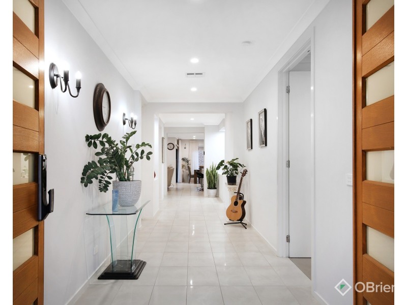 35 Kathryn Road, Knoxfield VIC 3180