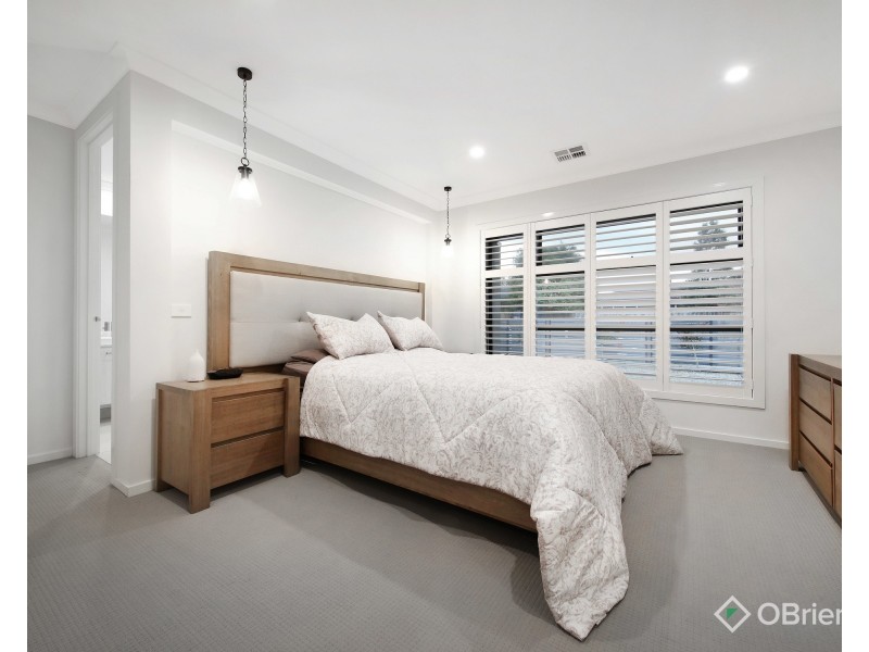 35 Kathryn Road, Knoxfield VIC 3180