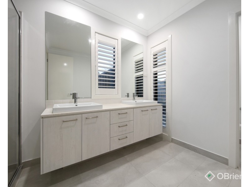 35 Kathryn Road, Knoxfield VIC 3180