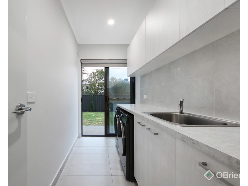 35 Kathryn Road, Knoxfield VIC 3180