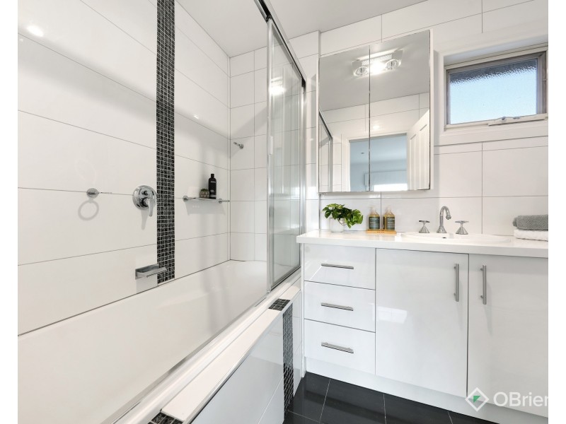 2/14 Gadd Street, Oakleigh VIC 3166