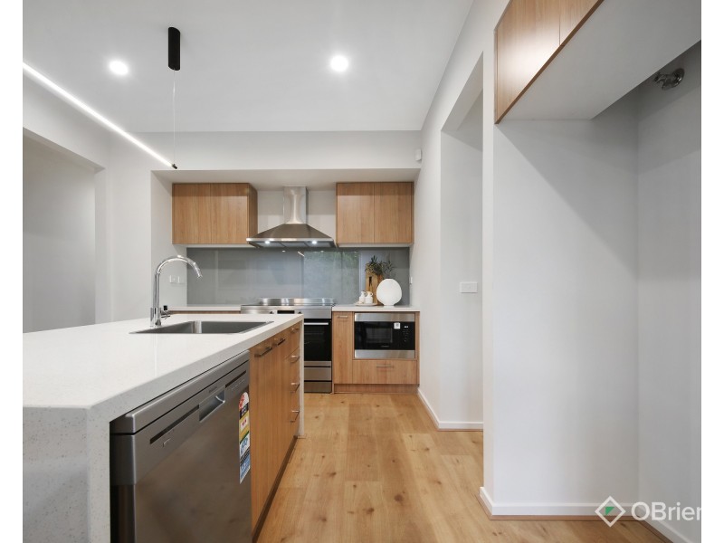 2A Turnbull Avenue, Oakleigh East VIC 3166