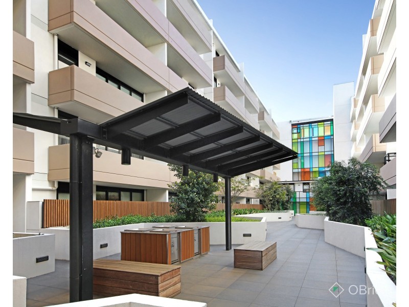 215/70 Batesford Road, Chadstone VIC 3148