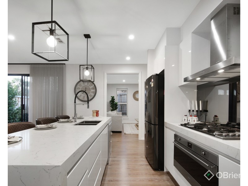 35 Wave Avenue, Mount Waverley VIC 3149