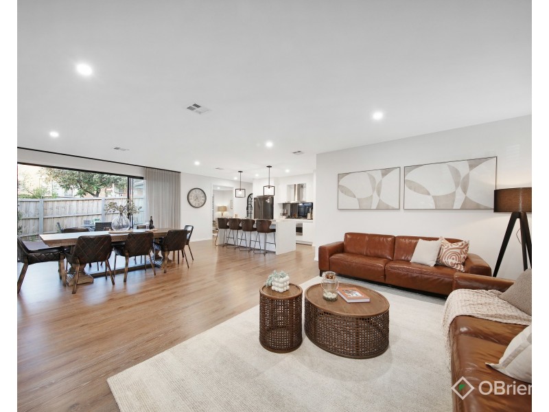 35 Wave Avenue, Mount Waverley VIC 3149