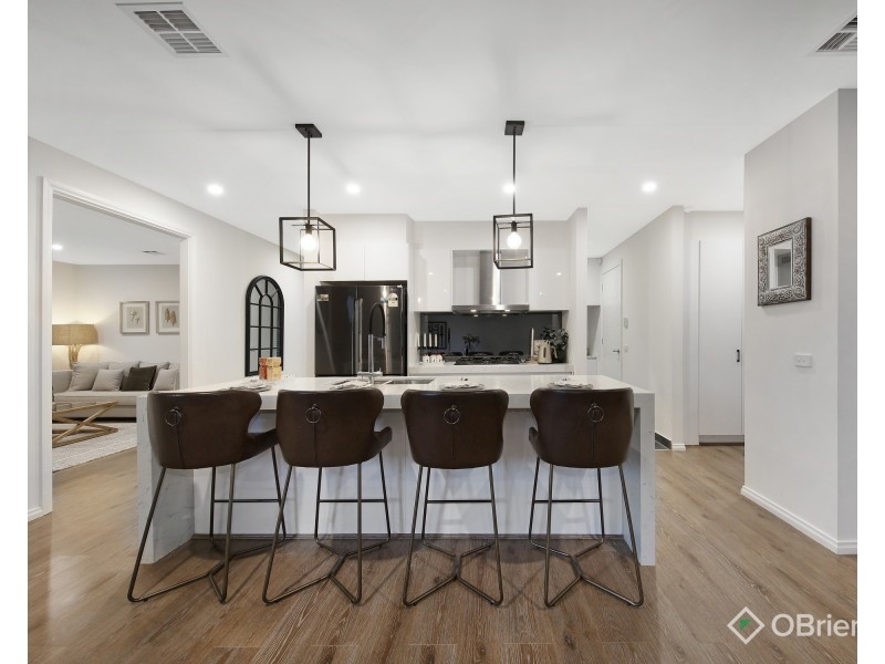 35 Wave Avenue, Mount Waverley VIC 3149