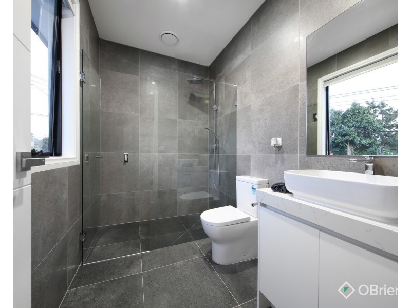 35 Wave Avenue, Mount Waverley VIC 3149