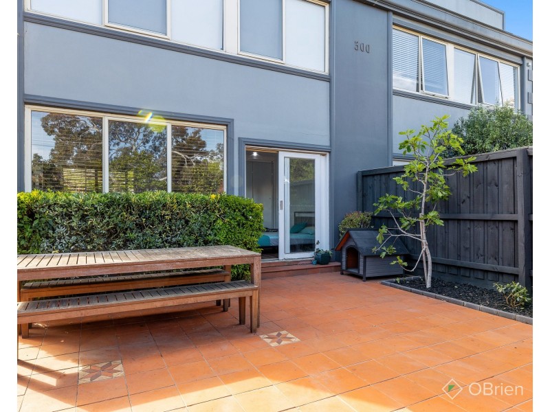 2/300 Grange Road, Ormond VIC 3204