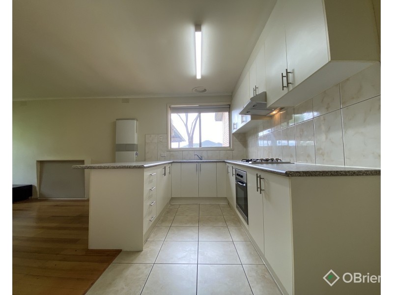 2/18 Marie Street, Doveton VIC 3177