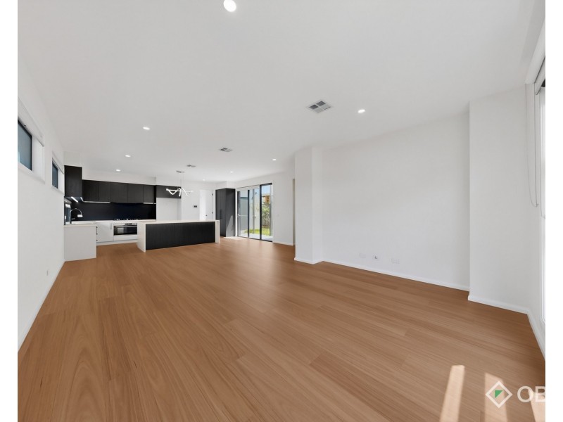 1/7 Surrey Crescent, Oakleigh East VIC 3166