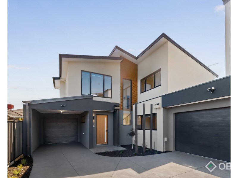 2/7 Surrey Crescent, Oakleigh East VIC 3166