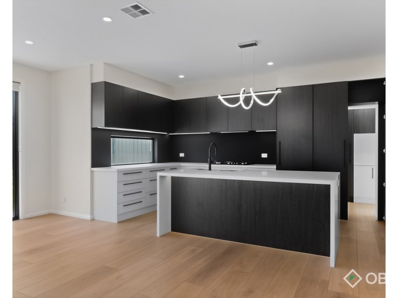 2/7 Surrey Crescent, Oakleigh East VIC 3166