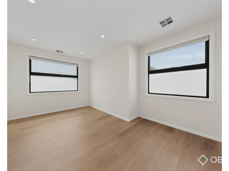 2/7 Surrey Crescent, Oakleigh East VIC 3166