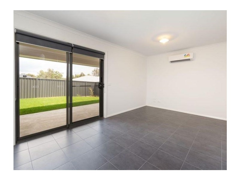 16-16A Weissel Court, Thurgoona NSW 2640