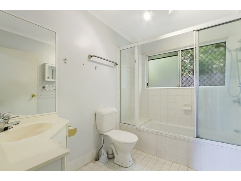 3/104 Carmody Road, St Lucia QLD 4067
