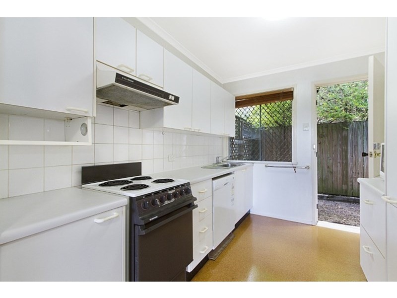 3/104 Carmody Road, St Lucia QLD 4067