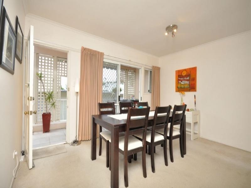 3/104 Carmody Road, St Lucia QLD 4067
