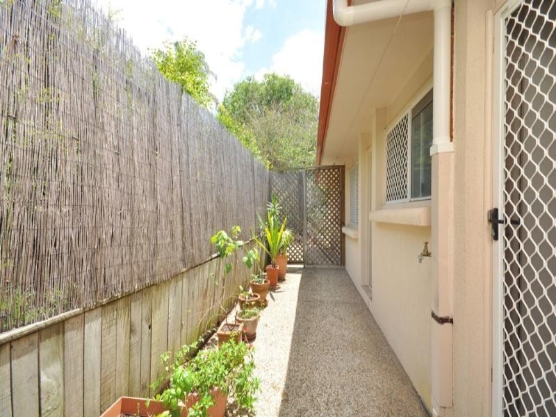 3/104 Carmody Road, St Lucia QLD 4067