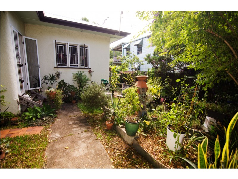 31 JUNCTION STREET, Woolloongabba QLD 4102