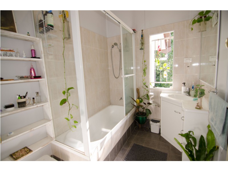 31 JUNCTION STREET, Woolloongabba QLD 4102