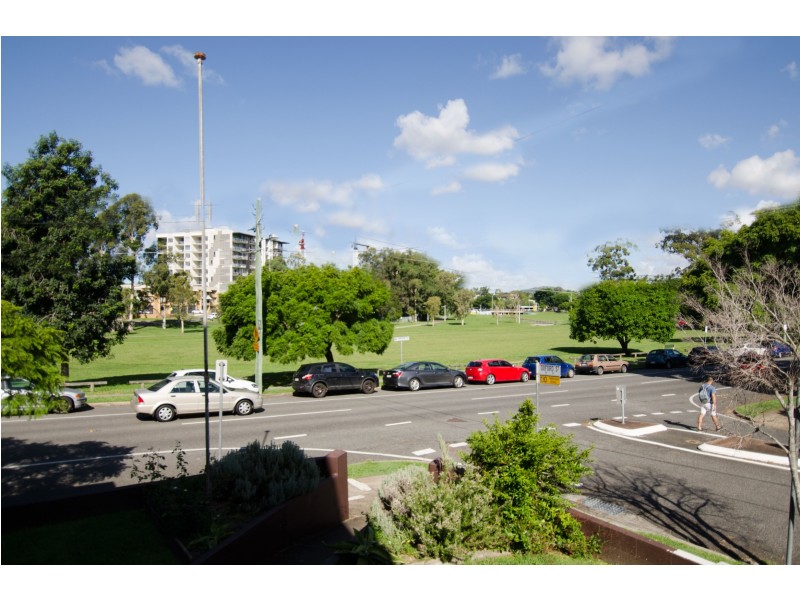 31 JUNCTION STREET, Woolloongabba QLD 4102