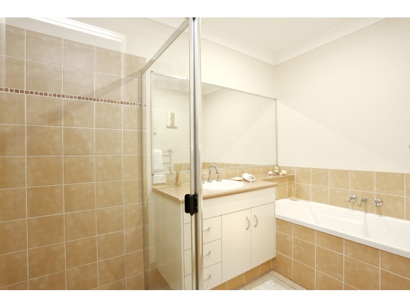1/3 Paula Drive, Upper Coomera QLD 4209