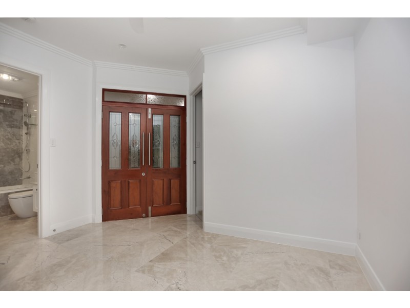 60 Kennigo Street, Spring Hill QLD 4000