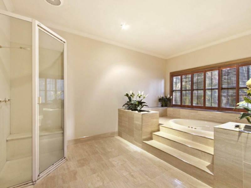 114 Dennis Road, Springwood QLD 4127