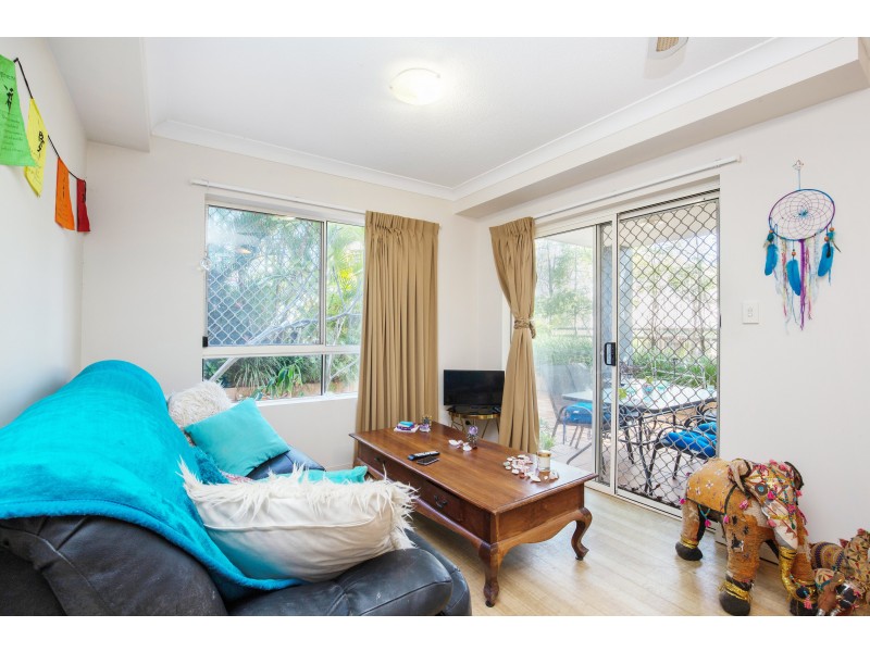 4/31 Mawarra Street, Chevron Island QLD 4217