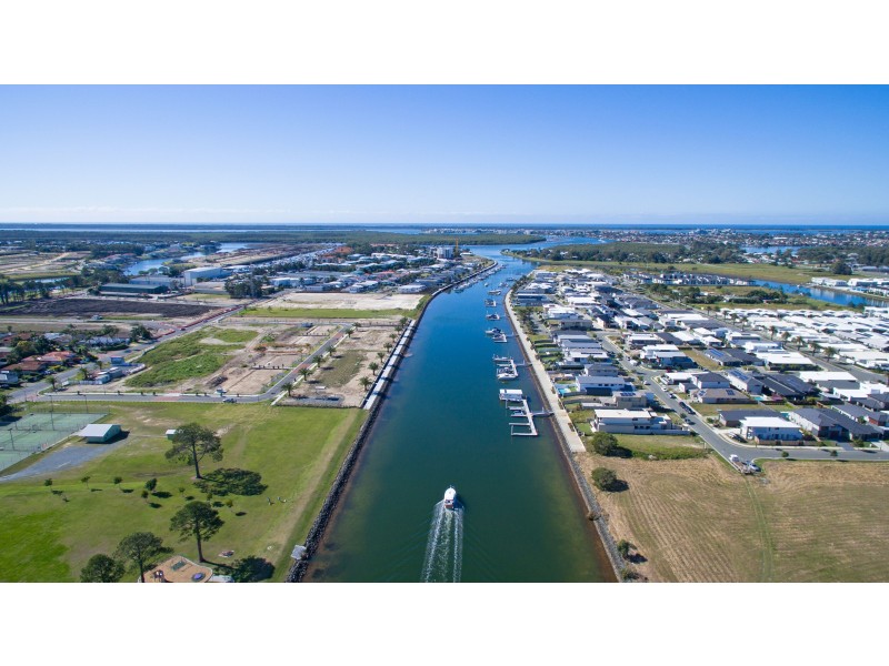 Hope Island QLD 4212