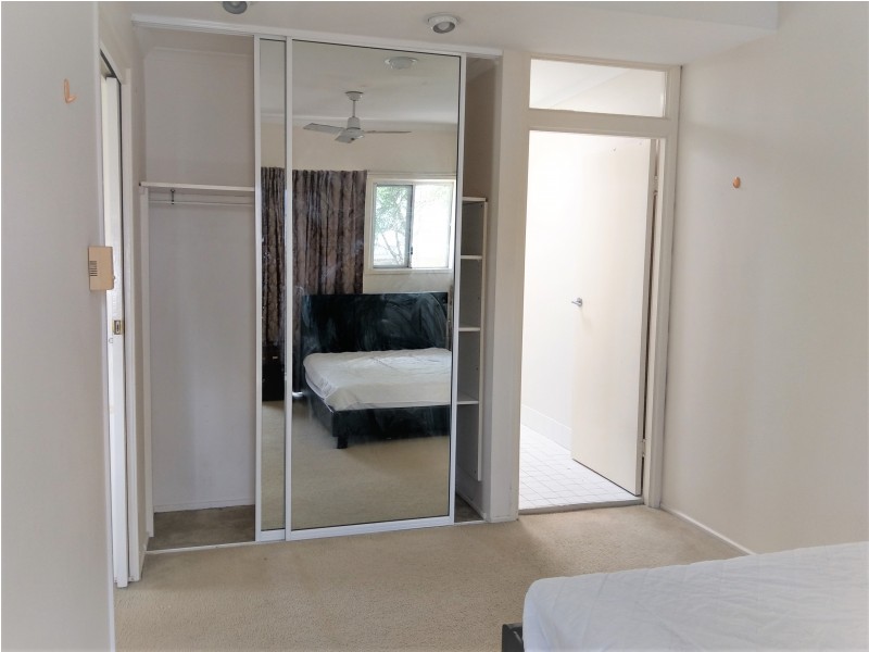 Room 1/1/104 CARMODY ROAD, St Lucia QLD 4067