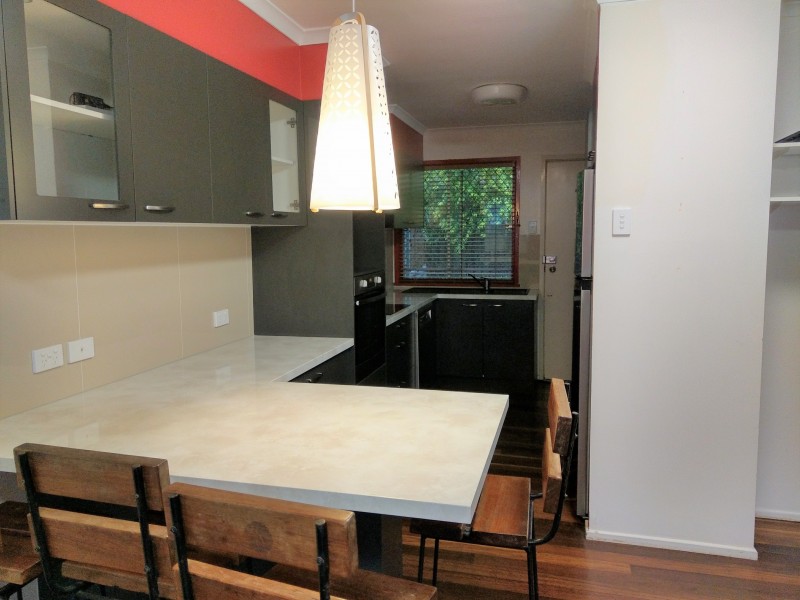 3/104 CARMODY ROAD, St Lucia QLD 4067