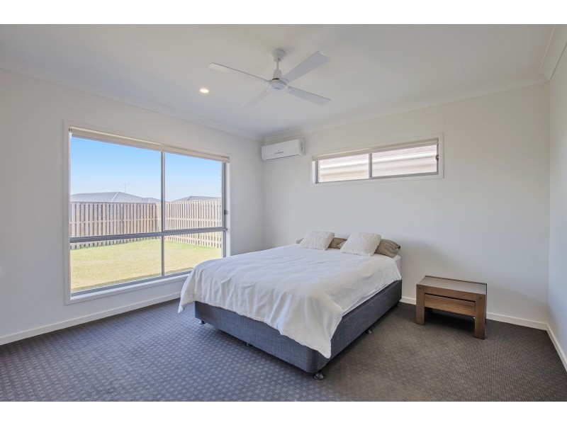 68 Whitsunday Circuit, Pimpama QLD 4209